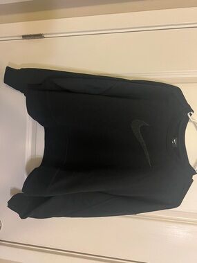 Nike Black Crewneck Sweatshirt with Subtle Swoosh Detail